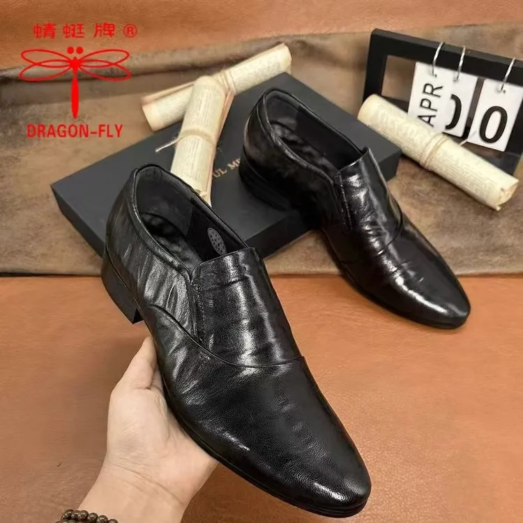 蜻蜓牌2025皮鞋一脚蹬商务休闲鞋软皮潮流男鞋子英伦尖头皮鞋透气