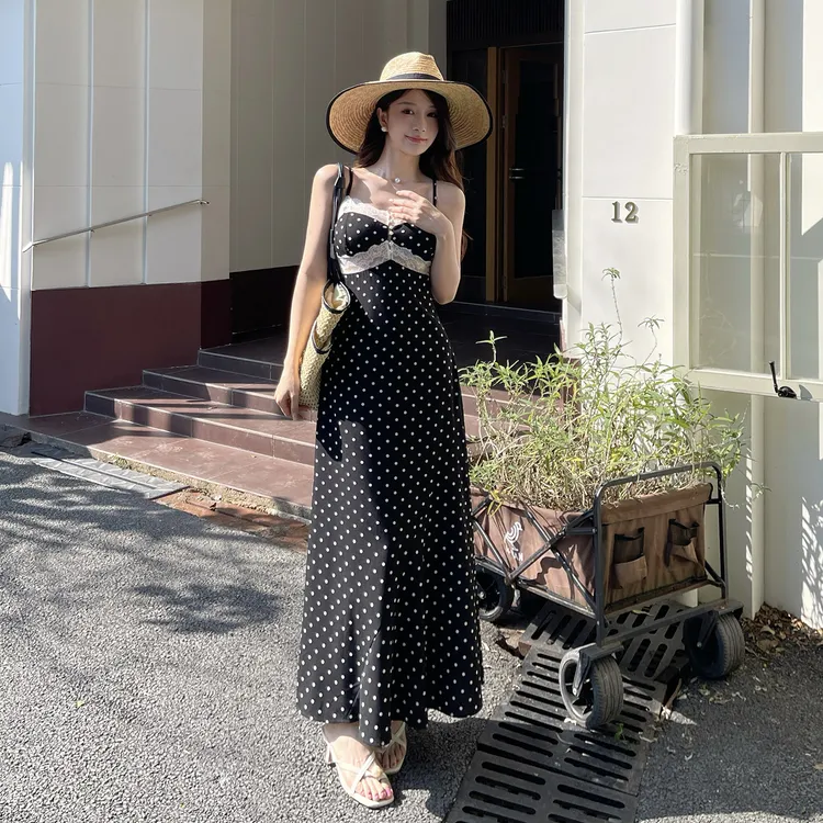 【运费险 现货直发】后妈装夏季纯欲蕾丝波点镂空修身连衣裙英伦风