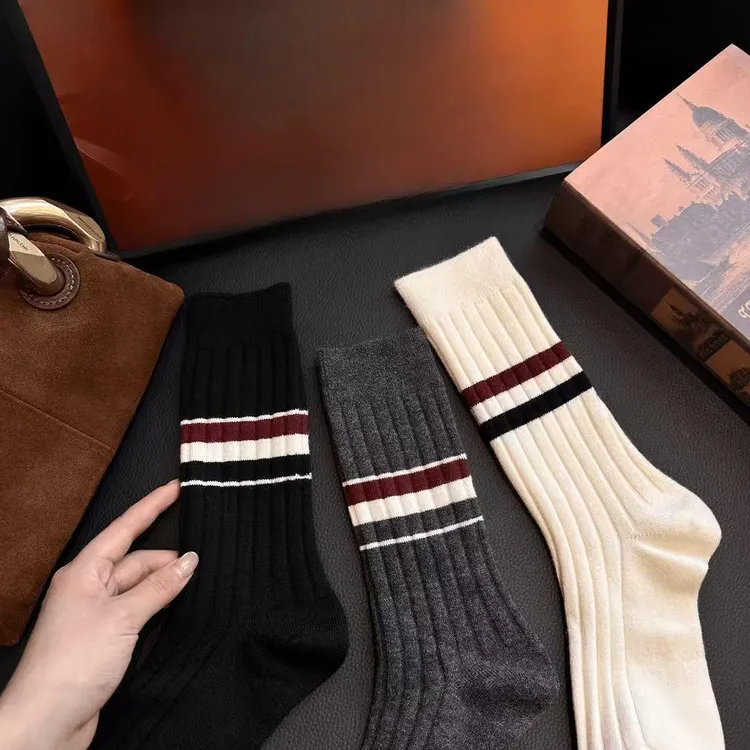 秋冬保暖袜子女设计款条纹搭鲨裤百搭高级中筒堆堆袜潮袜TB风简约