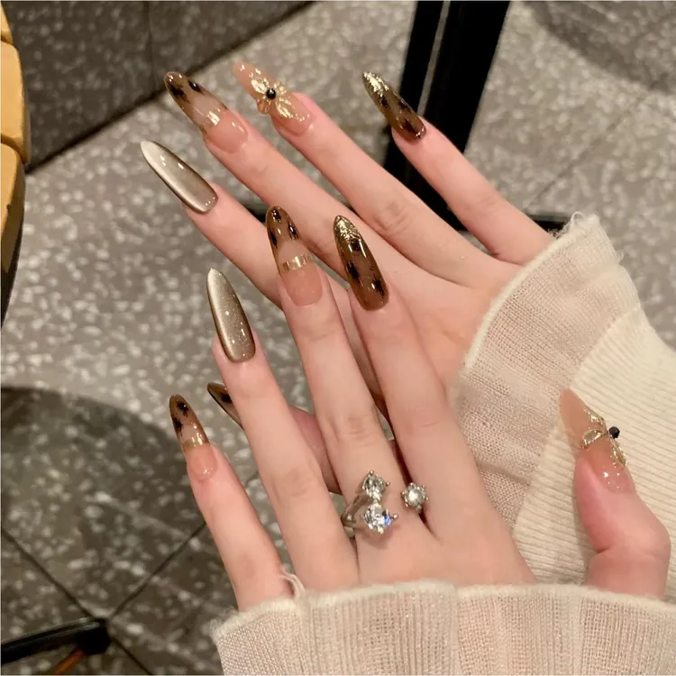 穿戴甲莫妮卡】纯手工穿戴甲秋冬显白咖豹纹法式金属高级感穿戴甲