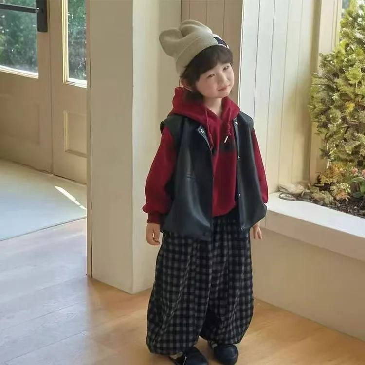 男童炸街皮马甲春秋款2025儿童韩版格子裤休闲痞帅连帽卫衣三件套