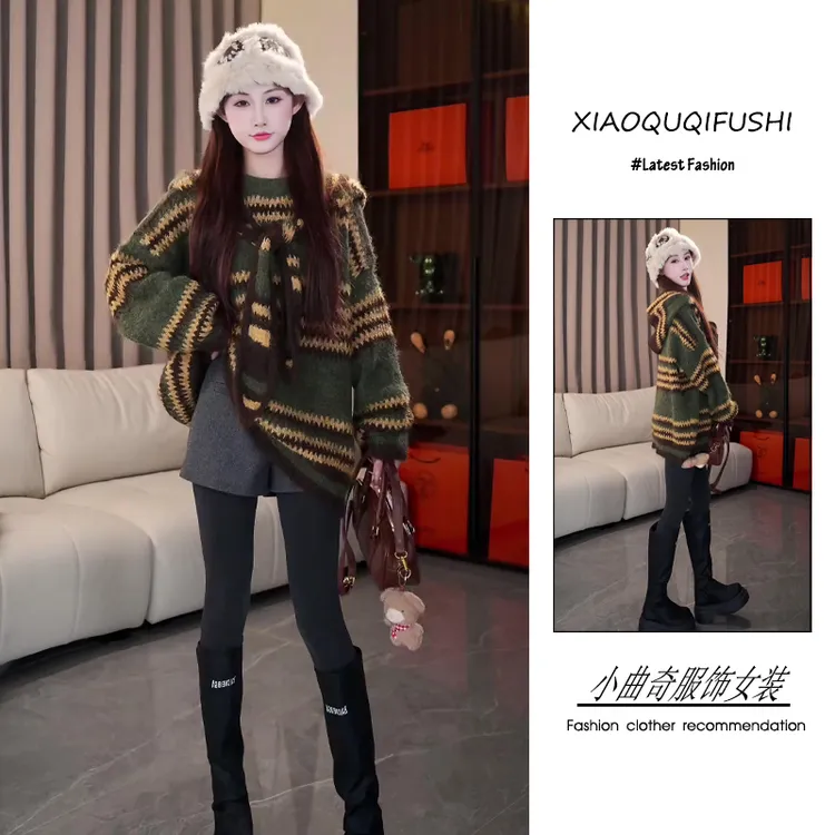 超火秋冬季穿搭一整套女2025新款韩版休闲风条纹连帽毛衣短裤套装