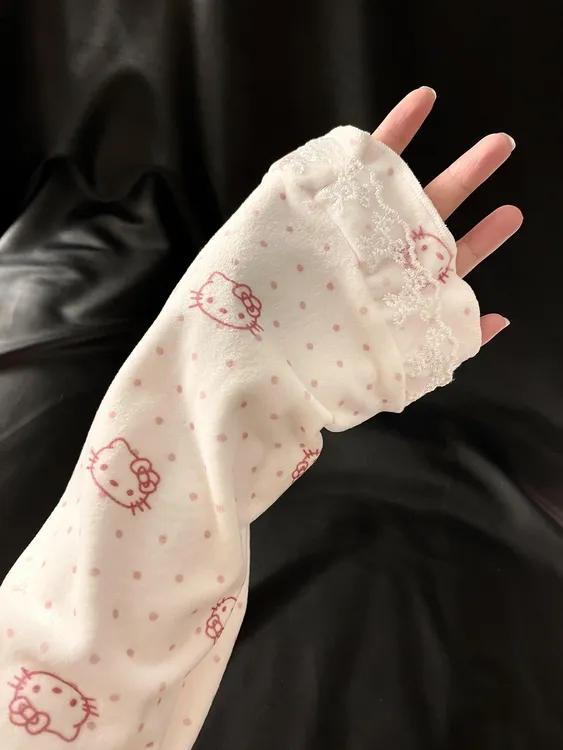 新款甜美卡通可爱蕾丝花边德绒冬季睡衣女保暖可外穿家居服套装