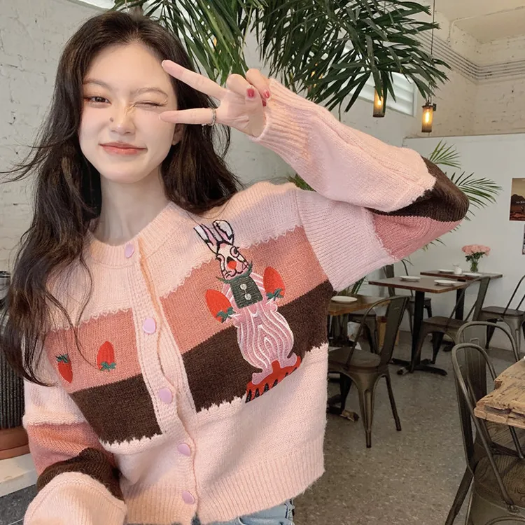 秋冬新款上衣女针织粉色卡通兔子外套温柔风宽松圆领长袖开衫毛衣