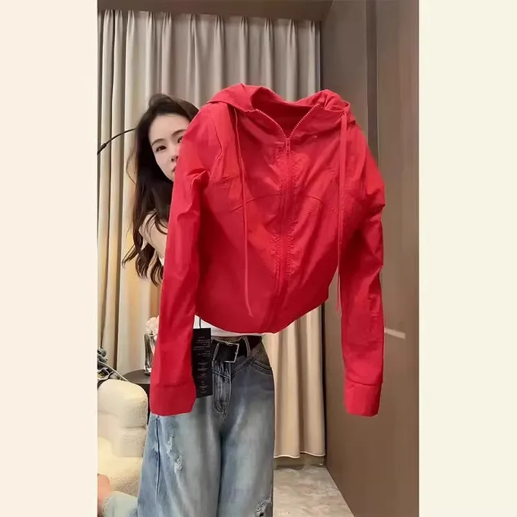 芯娇晴欧货爆款高级感超好看上衣红色轻薄款连帽防晒衣外套女夏季