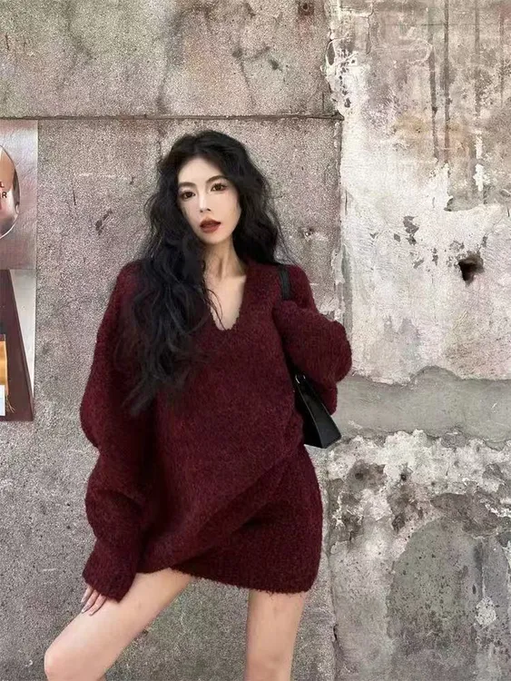秋季新款套头显瘦套装女宽松慵懒风V领针织毛衣+高腰半身裙两件套