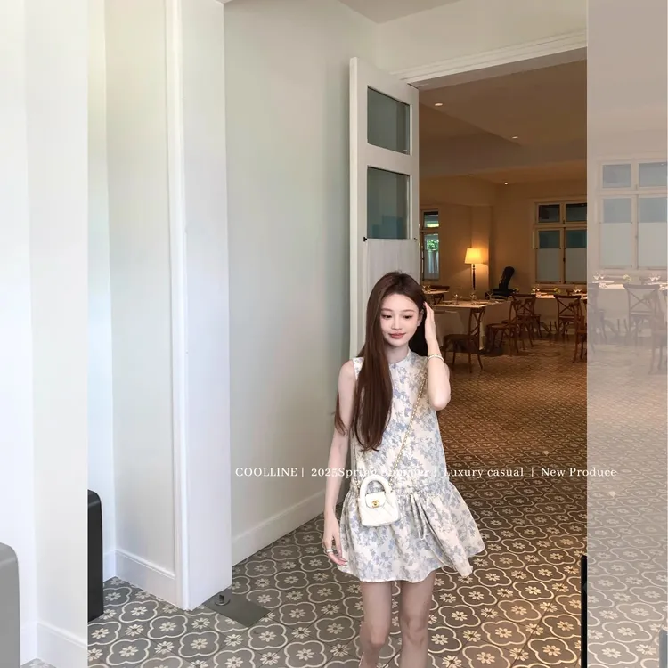 盈盈夏日雅致青花瓷碎花印花连衣裙短款夏季裙子直筒系带显瘦短裙