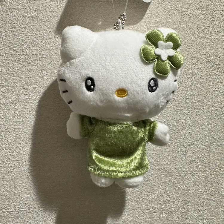 【大阪限定】Hello Kitty 白绿短袖套装Kitty 钥匙扣 玩偶