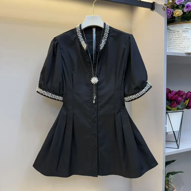 2025年夏季新款遮肉显瘦气质百搭圆领重工钉珠设计风格女人衫
