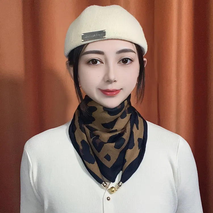 小围巾新款女爆款2025秋冬季保暖时尚方巾磁吸扣丝巾百搭