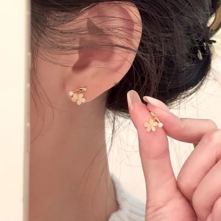 银致 合金耳饰 金色花朵耳钉女轻奢高级感气质大气耳环精致设计感