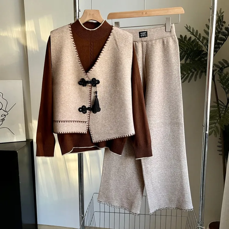 中年妈妈春秋新款新中式马甲三件套中老年女装阔腿裤国风针织套装