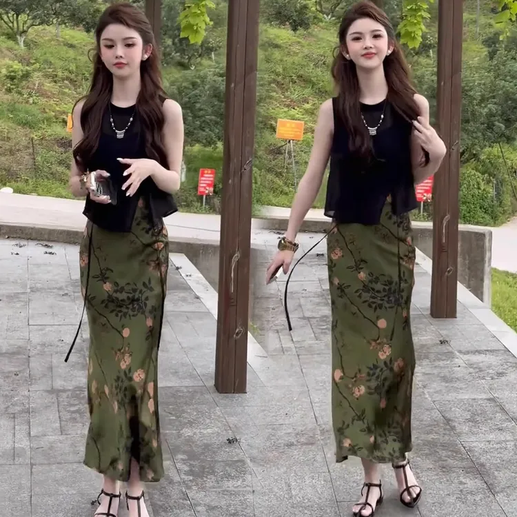 拉夏贝尔时尚套装裙女夏季新款显瘦无袖马甲国风印花半身裙两件套