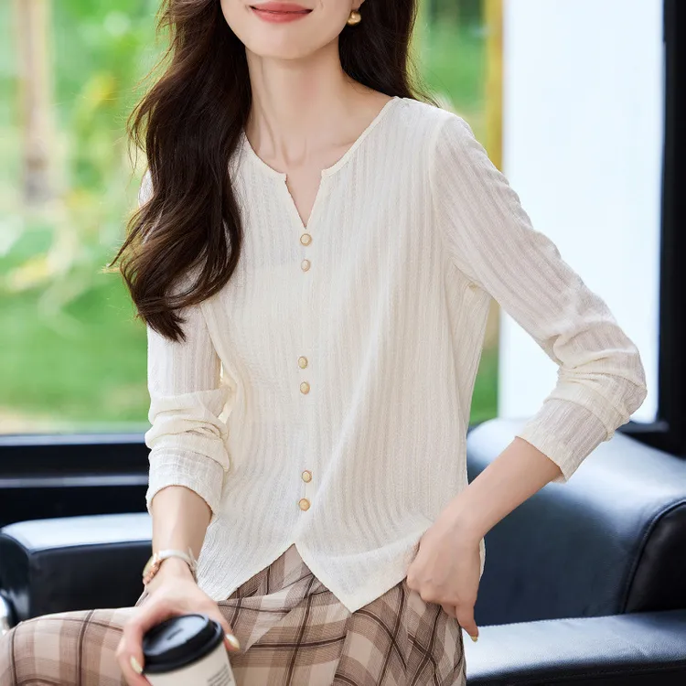 2025年秋季新款肌理感针织法式T恤女设计感开叉长袖正肩上衣