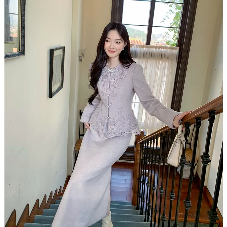 GERTCOREL2025新款冬季气质高端鹅绒收腰羽绒服半裙小香风套装女