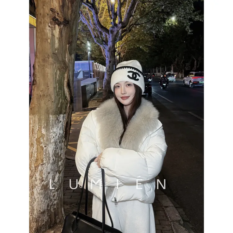 【LUMIEN 新品】自带光泽感狐狸毛领90白鸭绒氛围感羽绒服LX5KWW307
