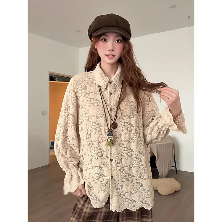 大码设计感重工镂空喇叭袖长袖衬衫女秋季微胖mm宽松显瘦内搭上衣