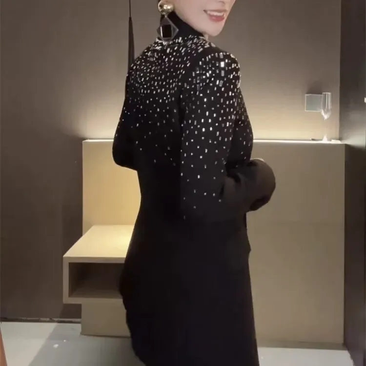 2025年春季网红新款时尚西服套装女高级感重工亮钻显瘦西装微喇裤