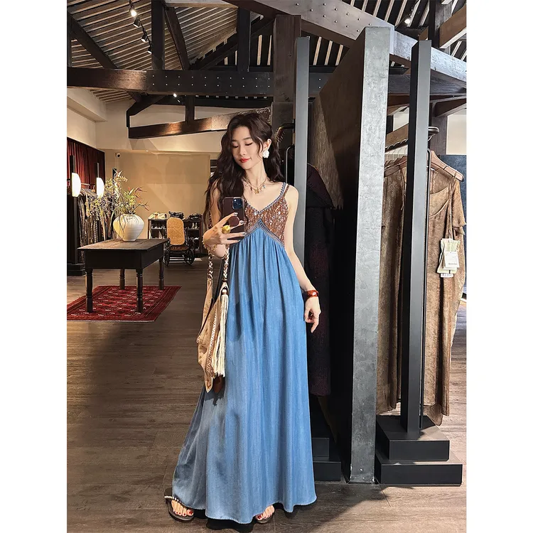 三吉黑花【阿吉奈】民族风吊带连衣裙2025新款今年流行长裙子女夏