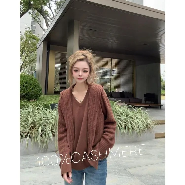 【巴黎小调】255477秋冬时尚绞花连帽款羊绒衫简约时髦款