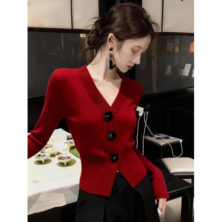 独特漂亮早秋上衣女洋气时髦巨好看气质高端掐腰红色针织开衫毛衣
