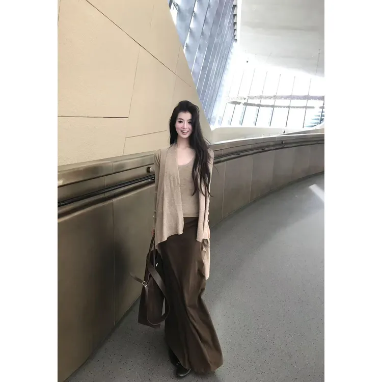 松弛感穿搭一整套休闲慵懒风复古开衫吊带背心包臀裙三件套装25秋