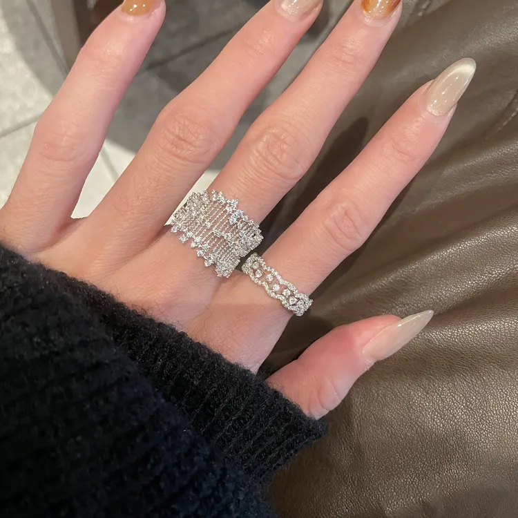 蕾丝浪漫新款高级感花边蕾丝排戒女轻奢叠带气质小皇冠小众设计