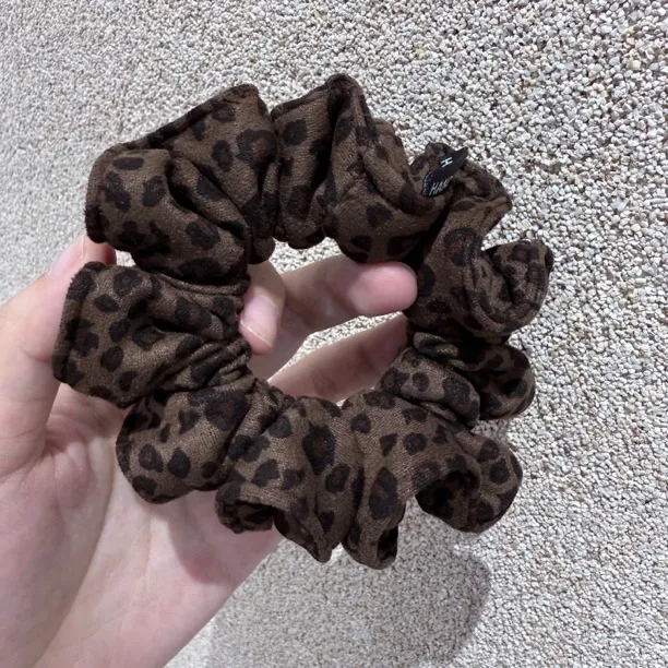 百搭款豹纹肠圈发圈百搭