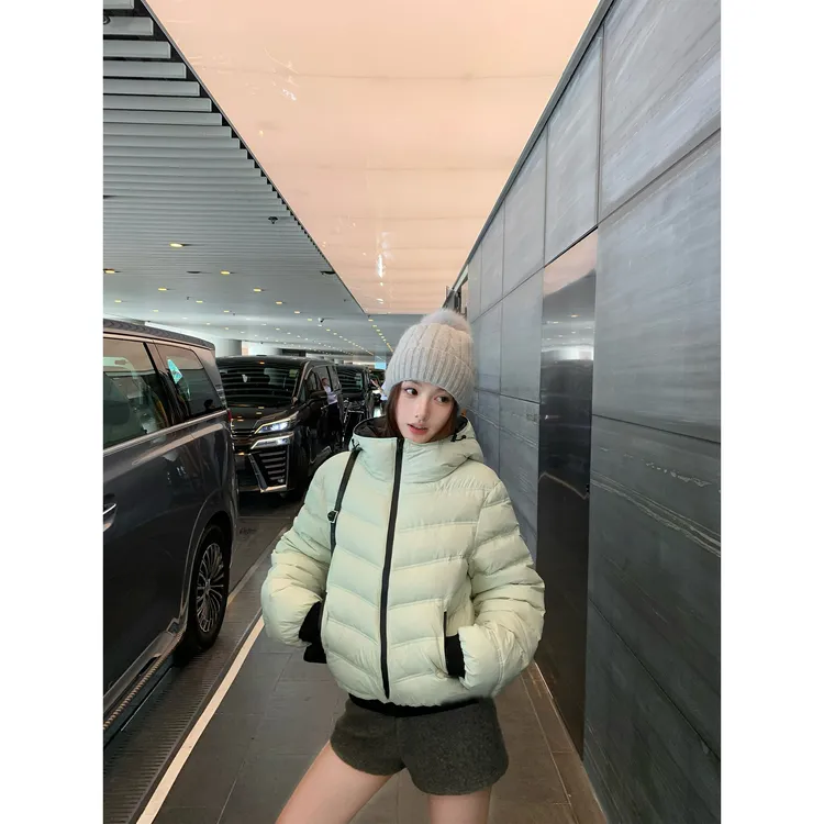 薄荷绿轻薄连帽排骨棉服外套女冬季高级感保暖修身显瘦棉衣棉袄