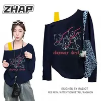 【ZHAP】斜领肩带长袖T恤女秋季爆款韩版红线狗百搭打底上衣女潮流
