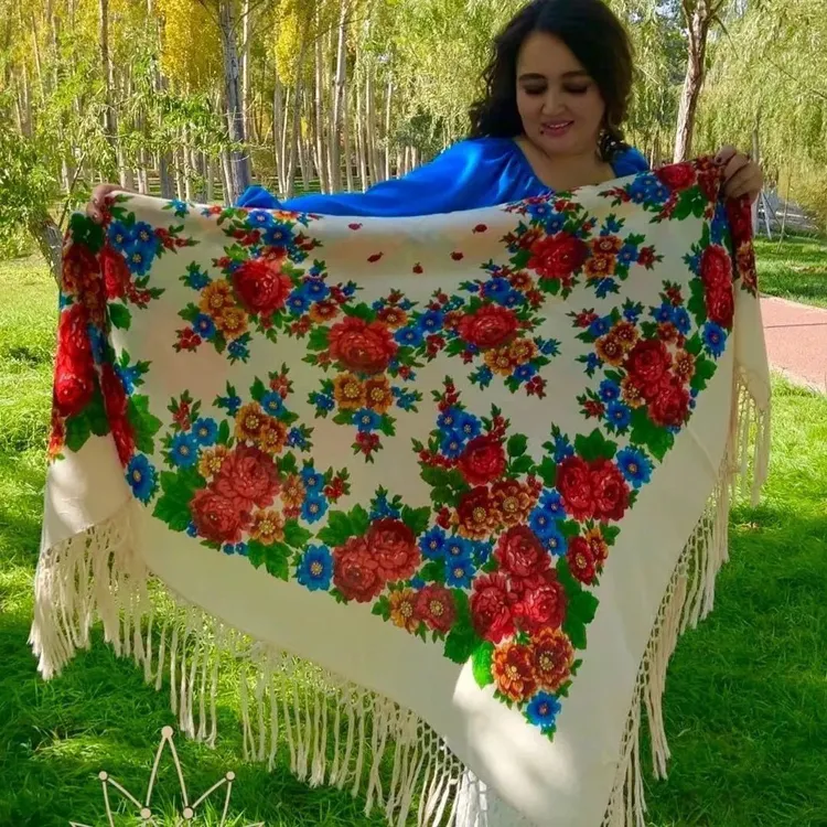 披肩时尚民族风爆款百搭秋冬适合送人高品质羊毛带须大方巾