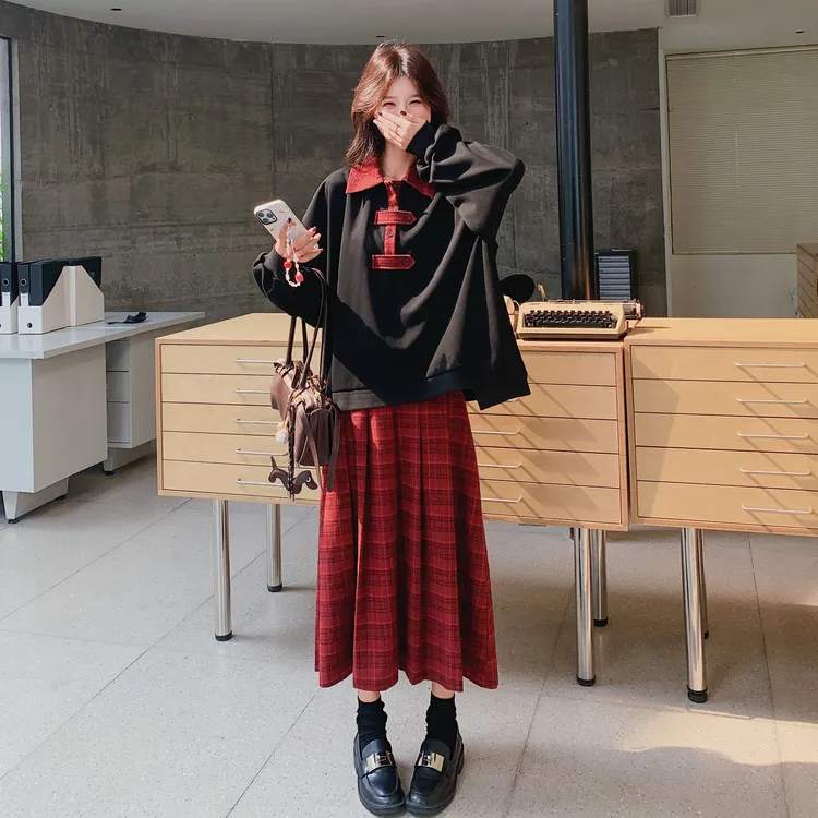 甜酷学院风时髦减龄设计感套装裙女秋季新款卫衣格纹半身裙两件套
