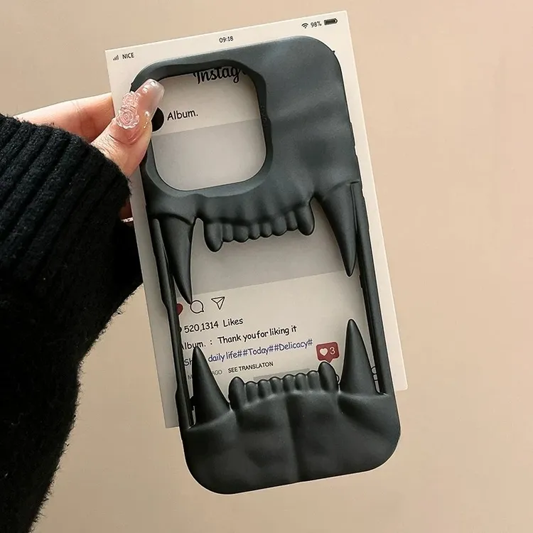 ZMGX新款镂空虎牙适用苹果16/15pro散热iPhone14手机壳13pro/12软