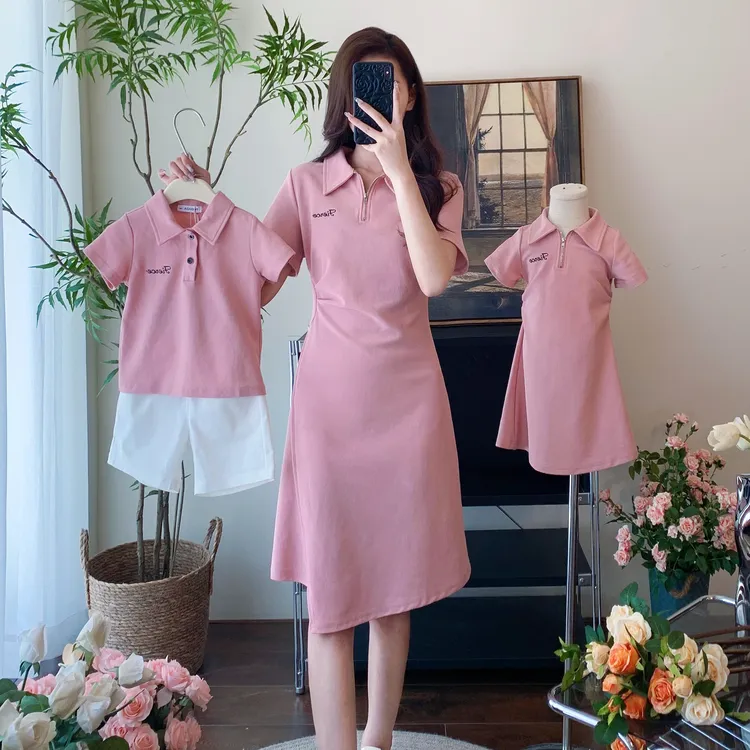 时尚亲子装夏季一家三口四口粉色短袖翻领polo衫母女装洋气连衣裙