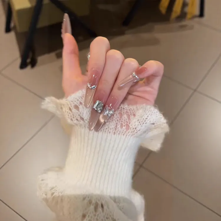 【庄周】满钻猫眼爆闪纯手工穿戴甲腮红显白富家千金显白美甲贴片