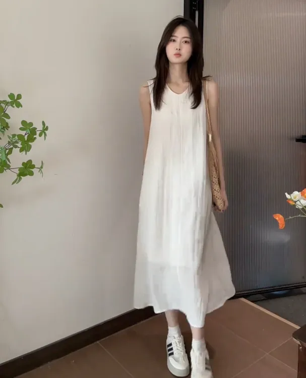 气质法式宽松中长款无袖连衣裙2025夏季新款韩系纯色设计感背心裙