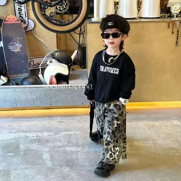 男童2025春新款韩版套装儿童洋气字母破洞打底衫豹纹休闲工装长裤