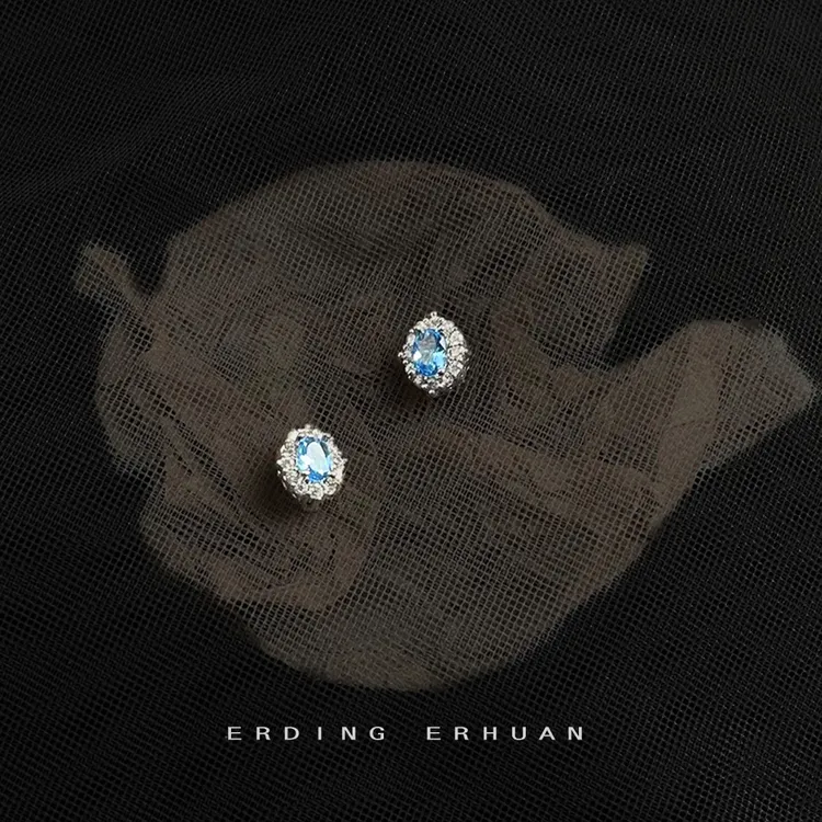 铜合金锆石耳饰 蓝色锆石小巧简约时尚通勤轻奢风百搭耳钉小众