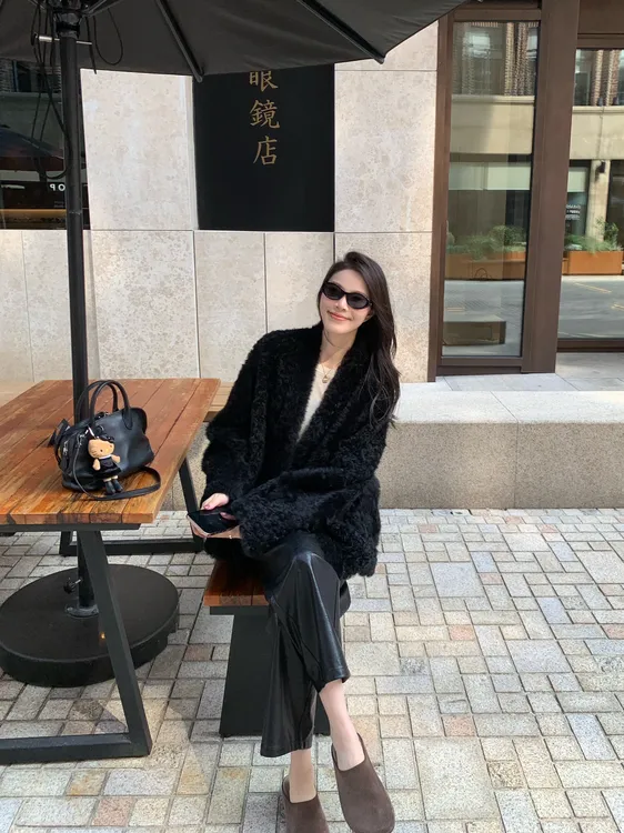 BIG WHITE REMADE"黑松露”西班牙LaDoma拉贡羊皮毛一体外套G57532