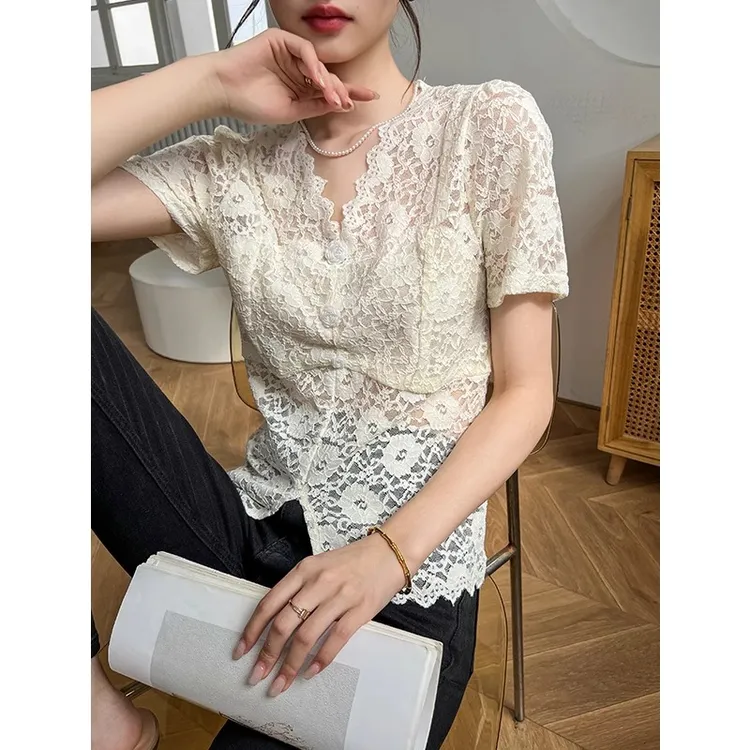 薄款蕾丝白色v领短袖t恤女春夏季2025年新款设计感修身打底衫上衣