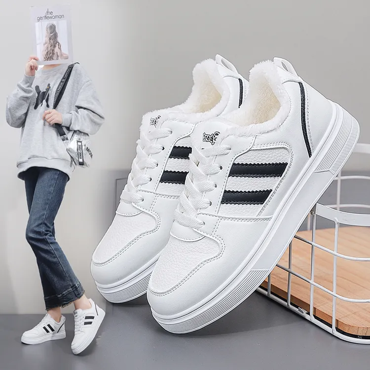 小白鞋女2025冬季爆款百搭加绒保暖新款运动二棉平底韩版学生棉鞋