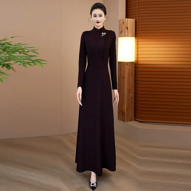 秋冬加厚女连衣裙2025年新款轻奢高级感好看妈妈装显瘦修身长裙81