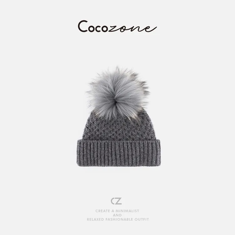 COCO ZONE 刘 一一【100羊毛】貉子毛球菱形格纹帽子 CD2A2634