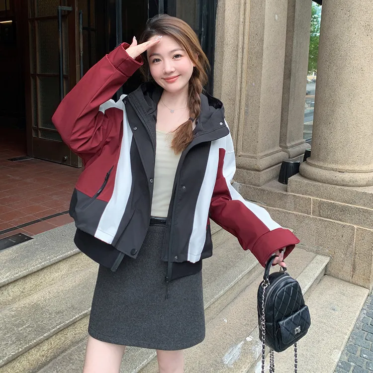 撞色拼接连帽冲锋衣外套女2025秋季新款高级感时尚短款小个子上衣