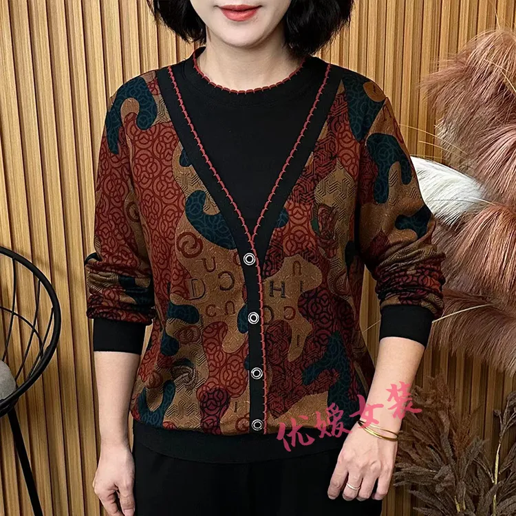 中老年女装秋季撞色圆领假两件休闲宽松显瘦洋气妈妈装长袖上衣
