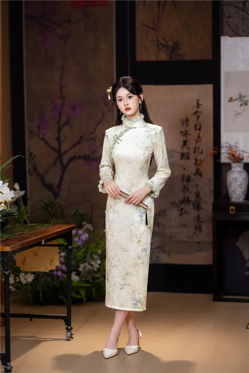 古典雅致淡绿提花立领旗袍裙长袖修身中长款民国风温婉日常连衣裙