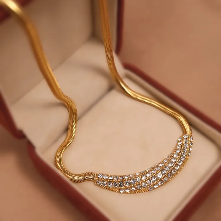 铜合金合成锆石项链 欧美闪钻月牙条纹项链轻奢高级感锁骨链颈链