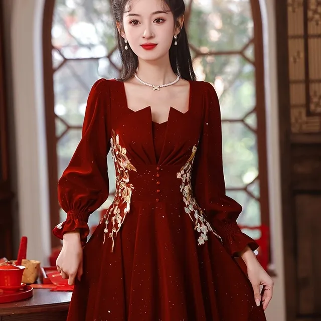 大尺码敬酒服新娘胖mm酒红色结婚小个子回门便装女订婚洋装高级感