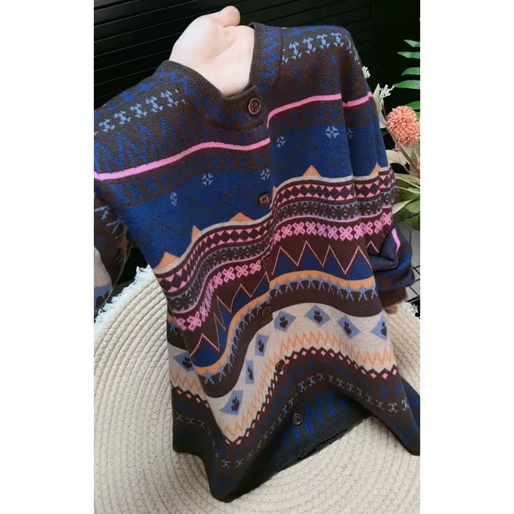 2025秋冬新款百搭圆领复古针织开衫女外穿民族风拼色洋气毛衣外套