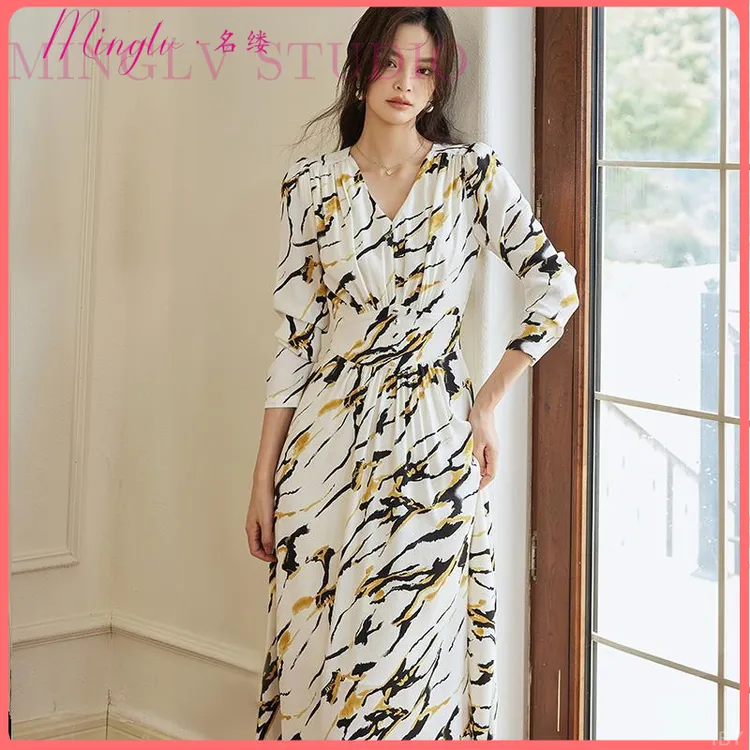 名缕度假风花色优雅连衣裙女2025秋季新款气质优雅大摆裙子